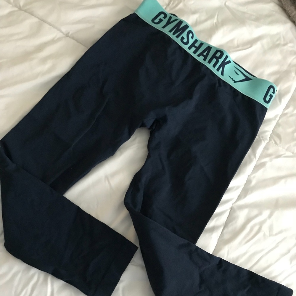 Navy blue gymshark cropped flex leggings